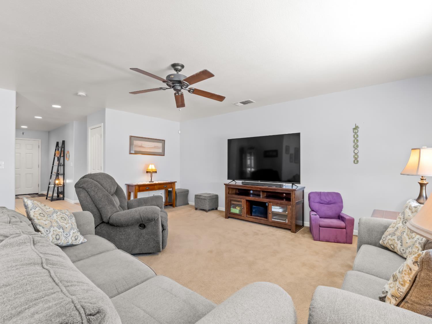 5215 E Hoxie Ave, Fresno, CA 93725