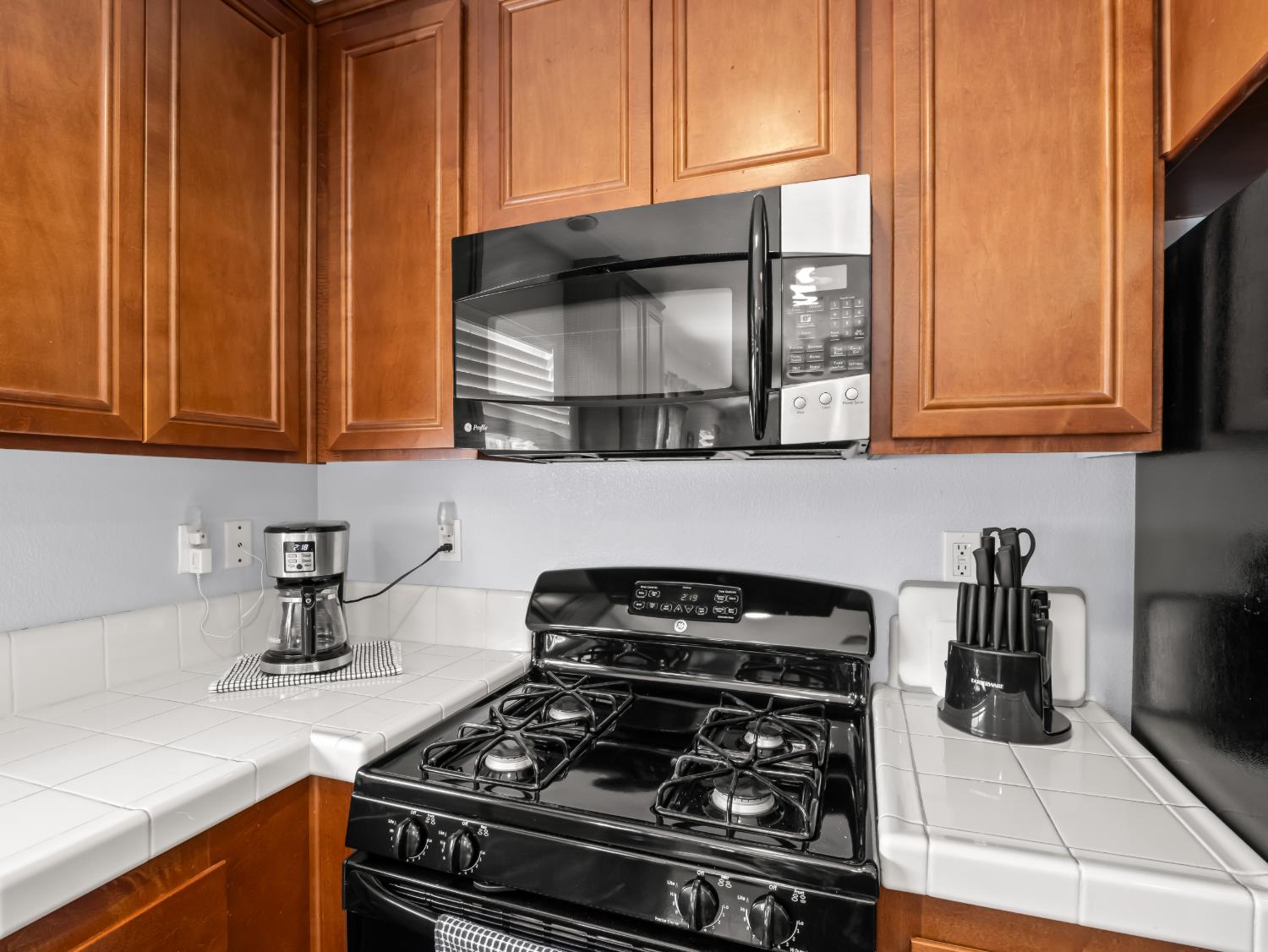 5215 E Hoxie Ave, Fresno, CA 93725