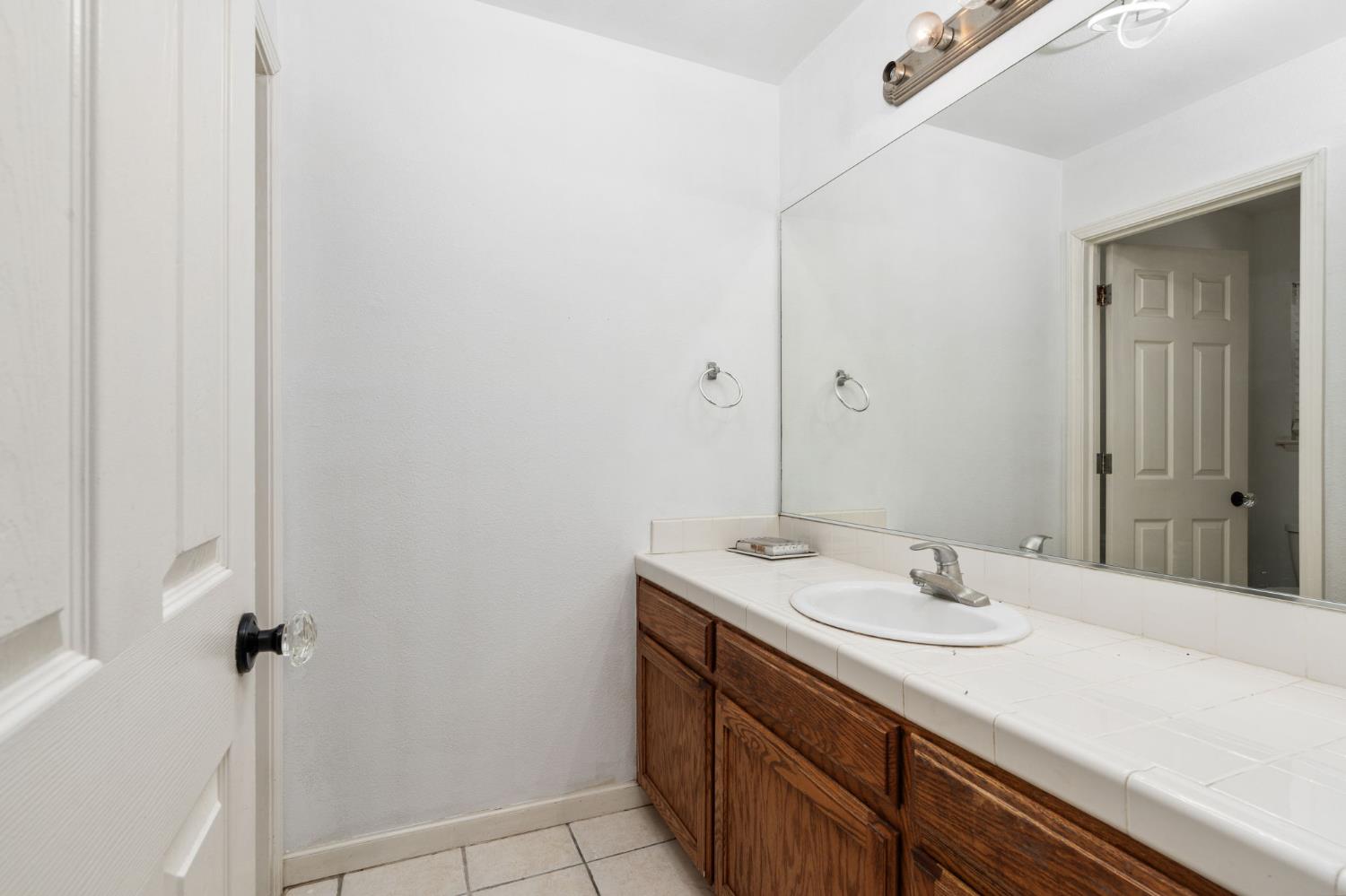 5583 W Floradora Ave, Fresno, CA 93722