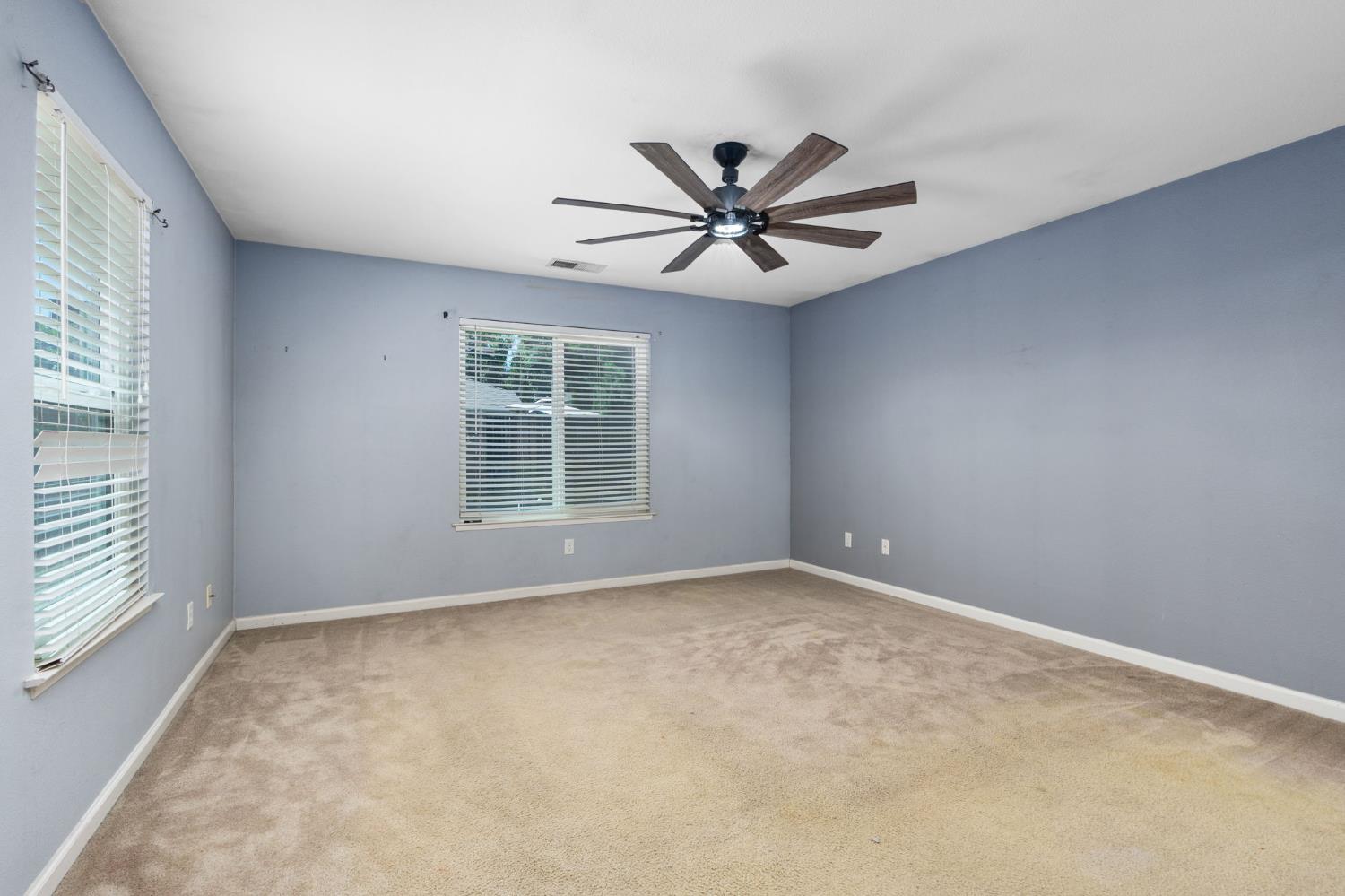 5583 W Floradora Ave, Fresno, CA 93722