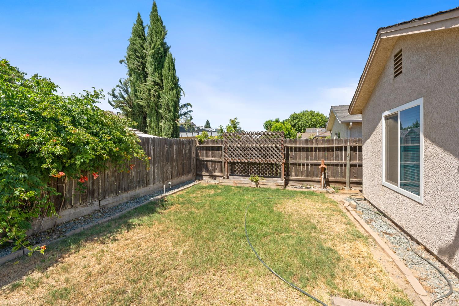 5583 W Floradora Ave, Fresno, CA 93722