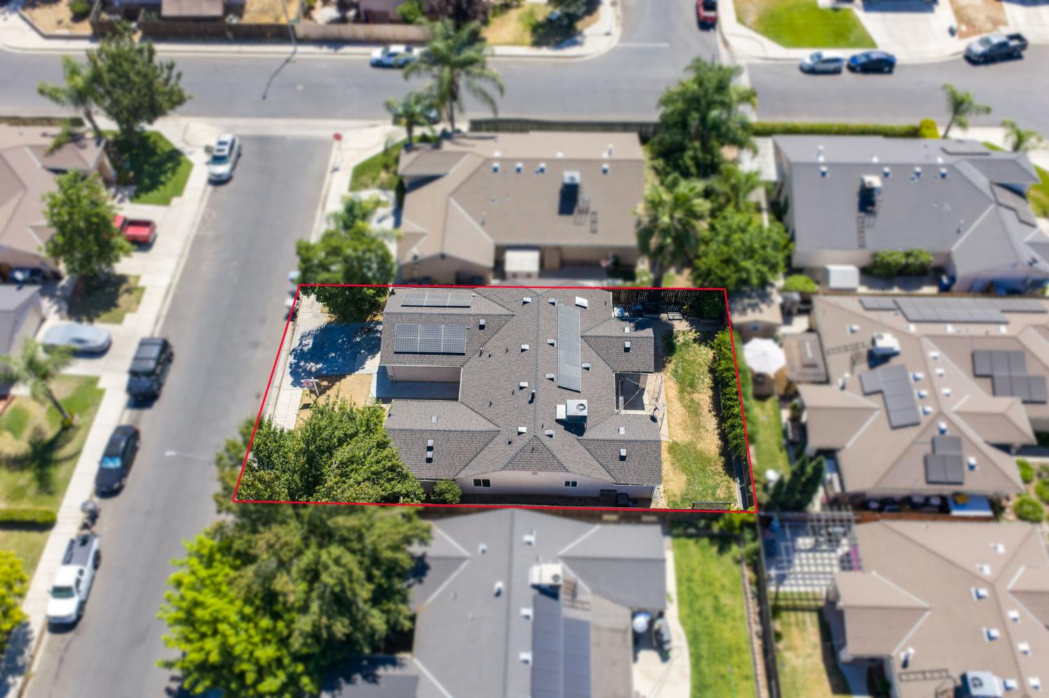 5583 W Floradora Ave, Fresno, CA 93722