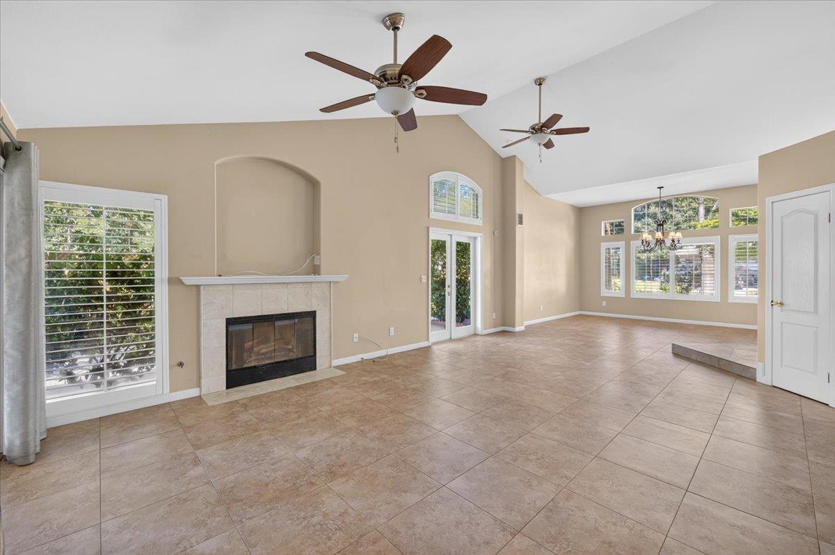 1327 E La France Dr, Fresno, CA 93720