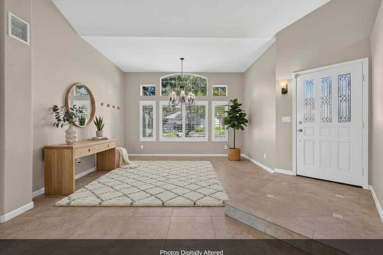 1327 E La France Dr, Fresno, CA 93720