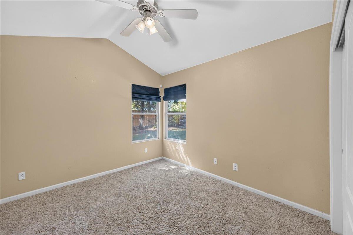 1327 E La France Dr, Fresno, CA 93720
