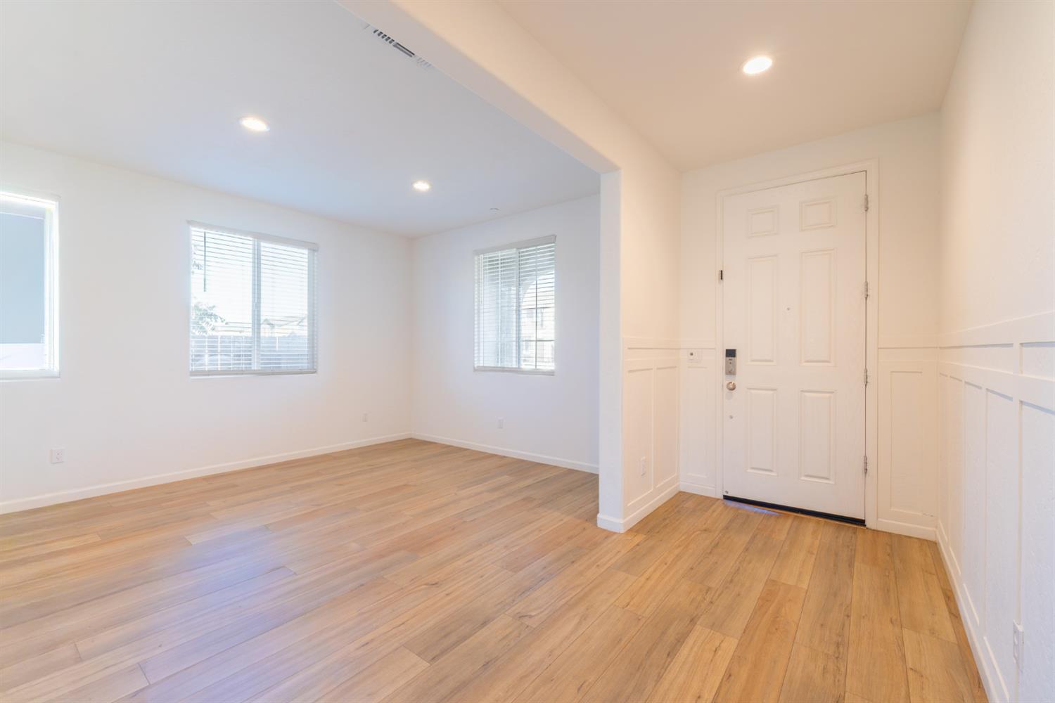 6632 E Cambridge Ave, Fresno, CA 93727