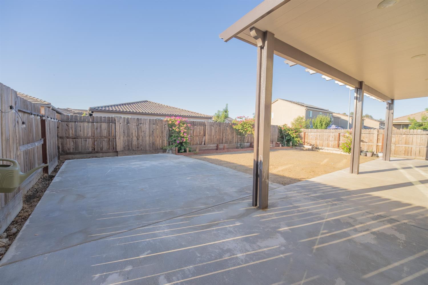 6632 E Cambridge Ave, Fresno, CA 93727