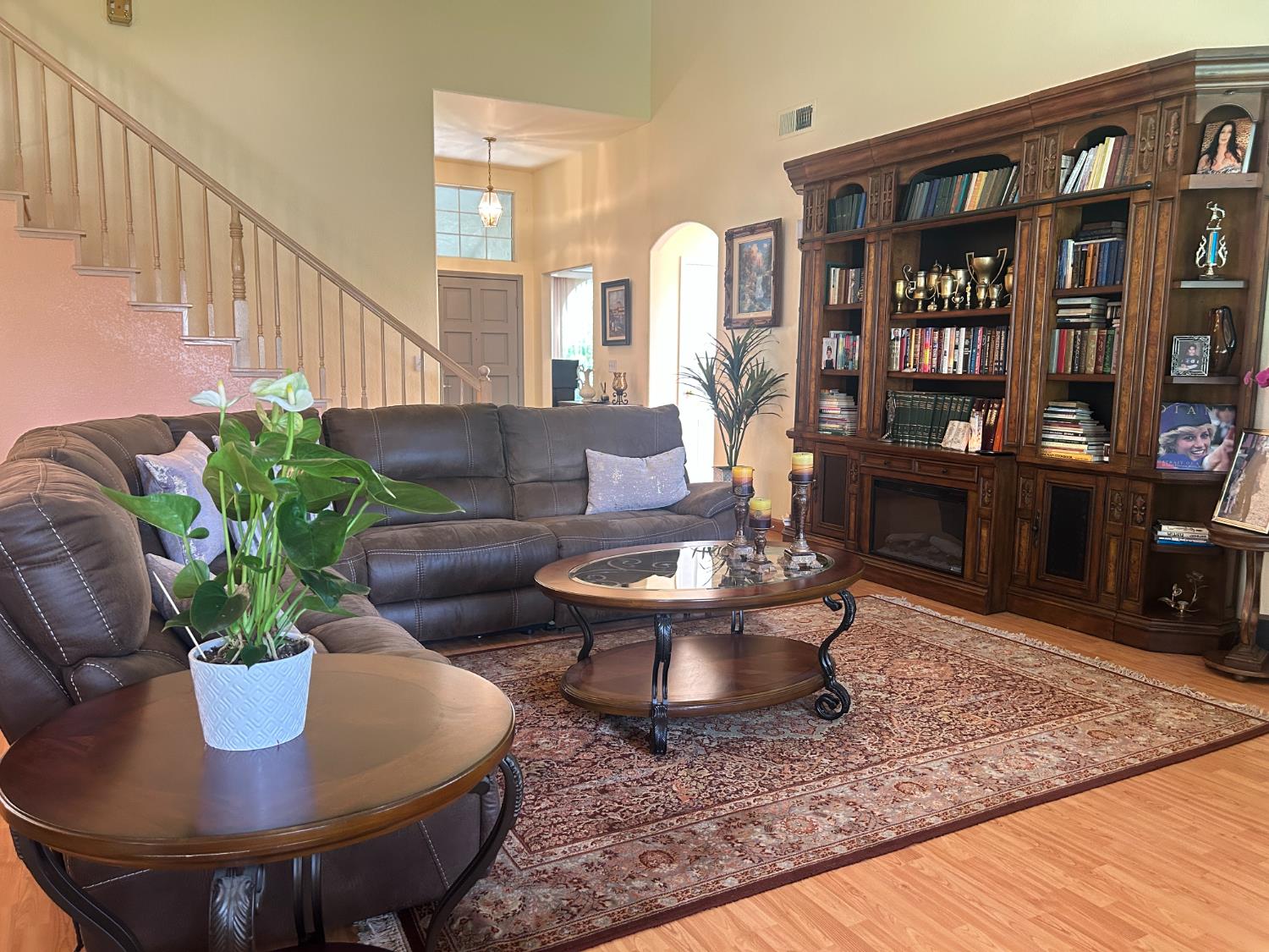 6305 N Marty Ave, Fresno, CA 93711