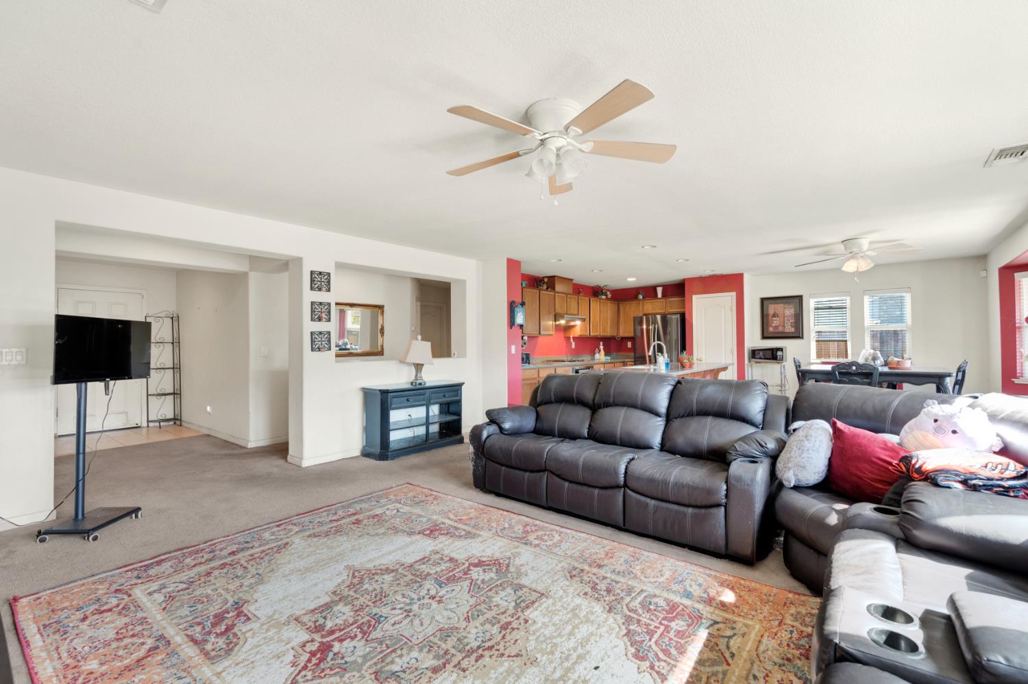 2364 S Rachel Ave, Fresno, CA 93725