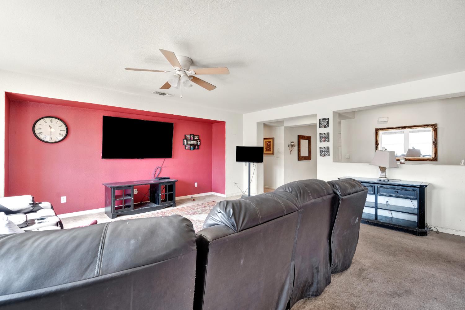 2364 S Rachel Ave, Fresno, CA 93725
