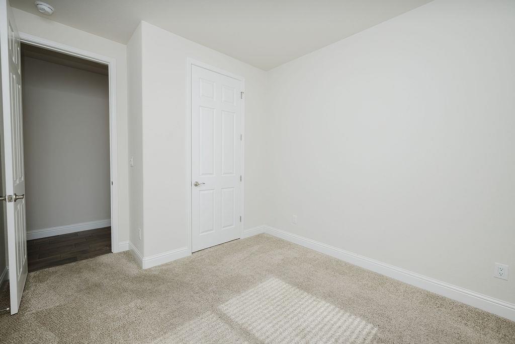1407 E Via Azzurra Way, Fresno, CA 93730