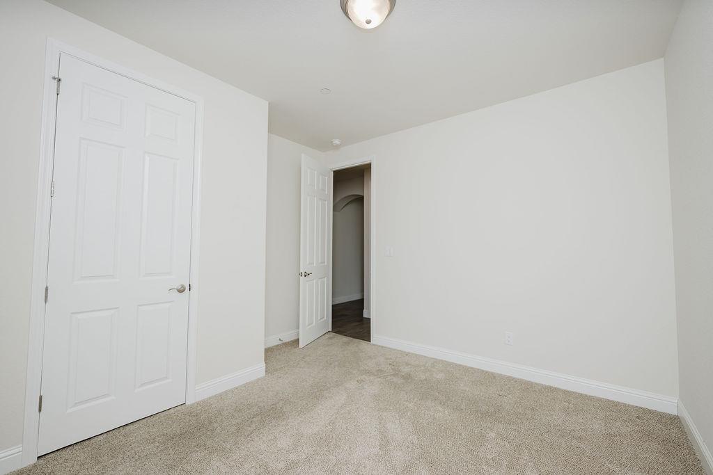 1407 E Via Azzurra Way, Fresno, CA 93730