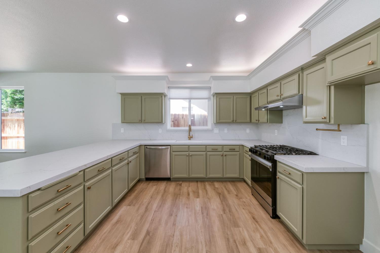5021 W Decatur Ave, Fresno, CA 93722