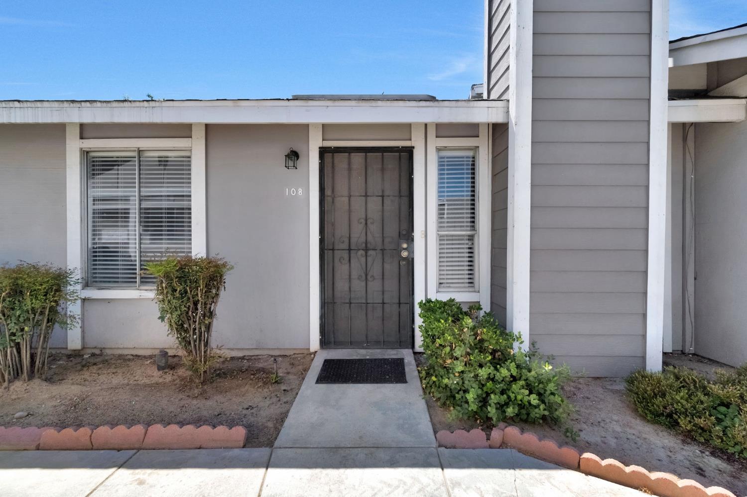 1027 W Dakota Ave #108, Fresno, CA 93705
