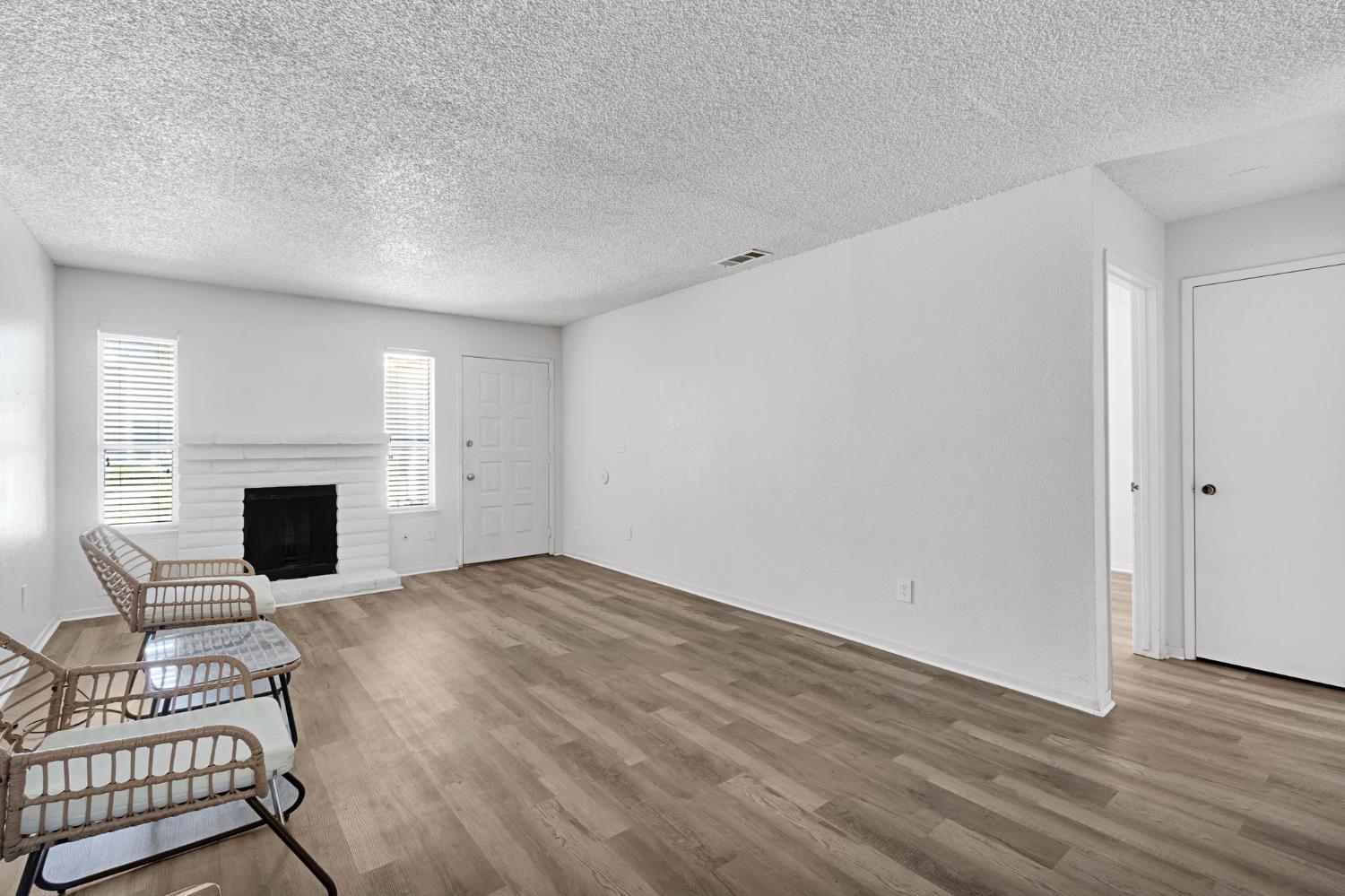 1027 W Dakota Ave #108, Fresno, CA 93705