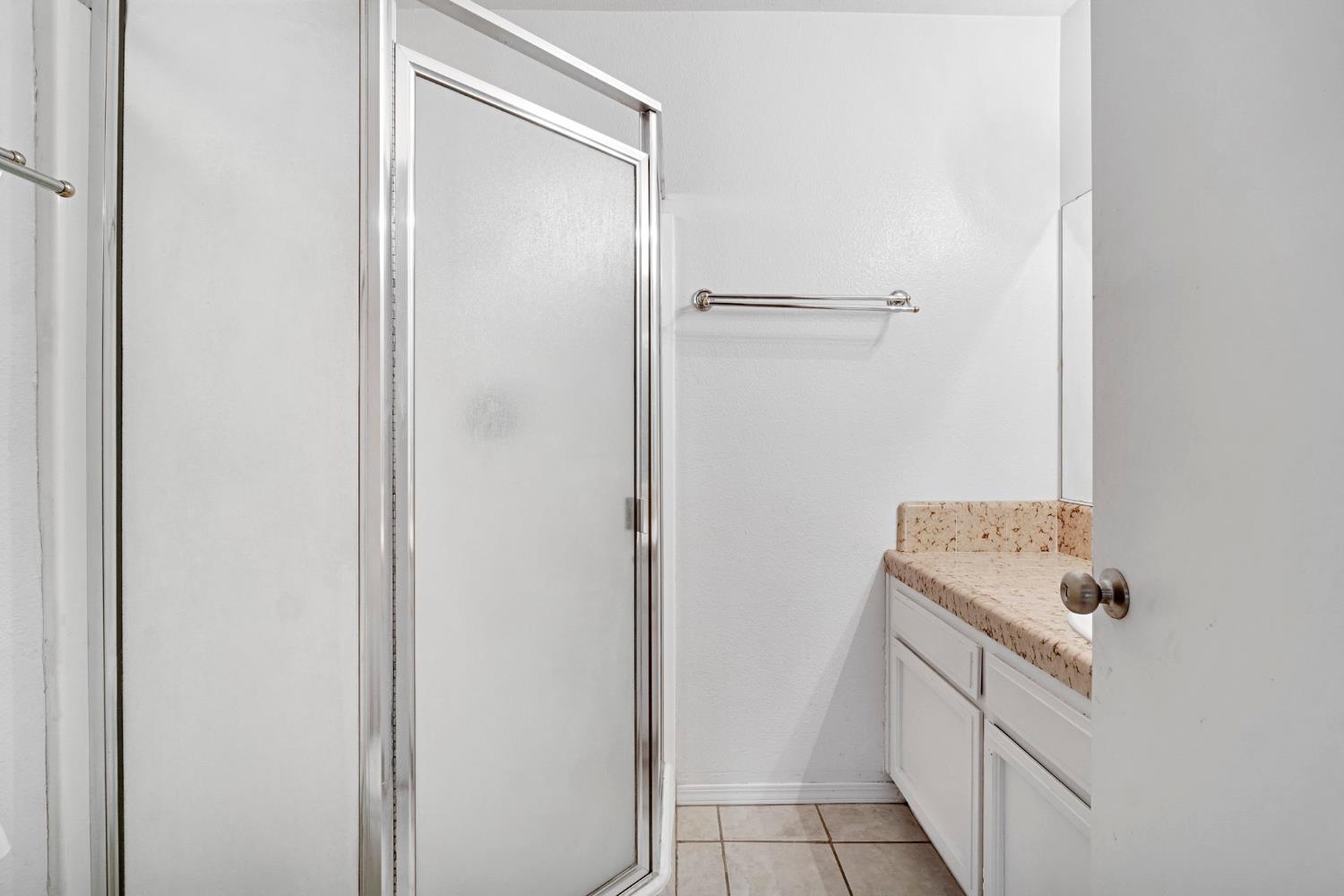 1027 W Dakota Ave #108, Fresno, CA 93705