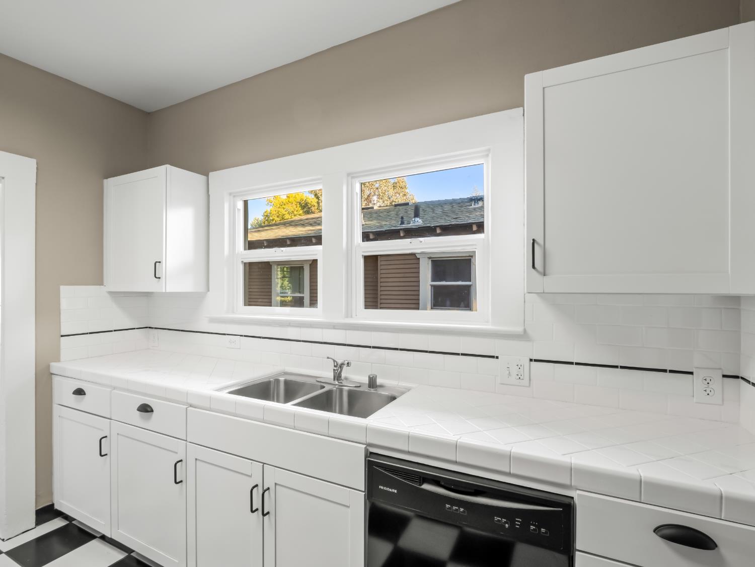 801 N Safford Ave, Fresno, CA 93728