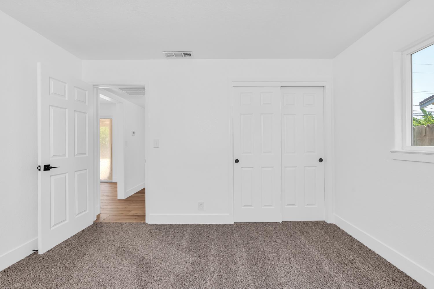 2808 E Dakota Ave, Fresno, CA 93726