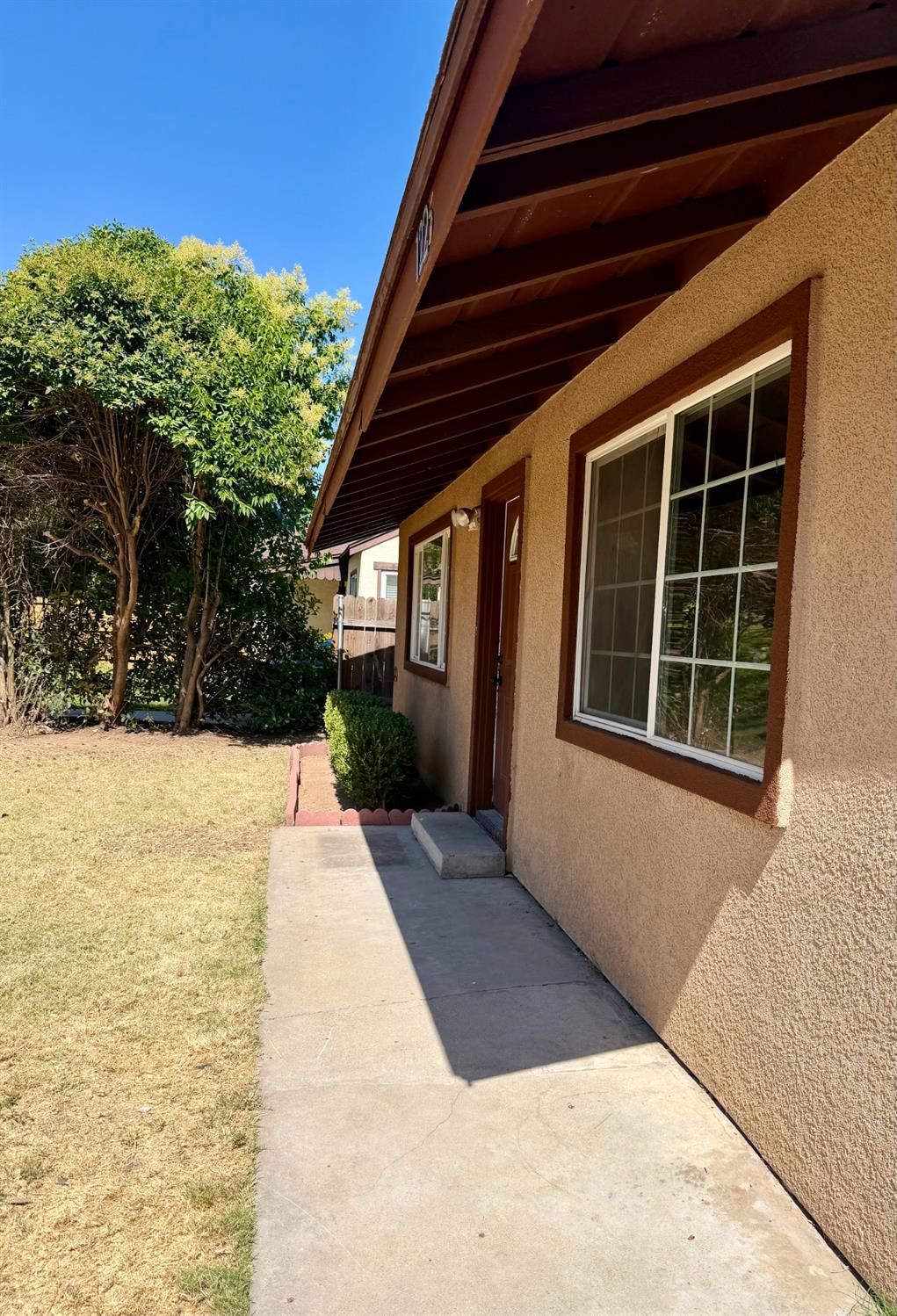 1225 E Sussex Way, Fresno, CA 93704