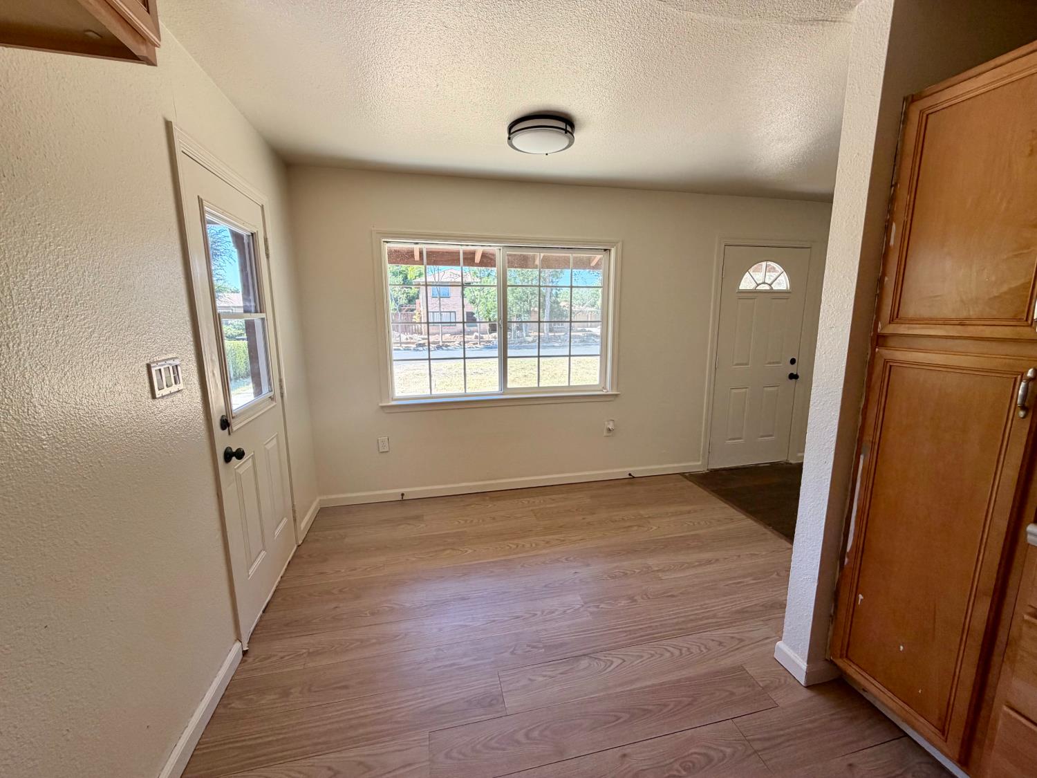 1225 E Sussex Way, Fresno, CA 93704