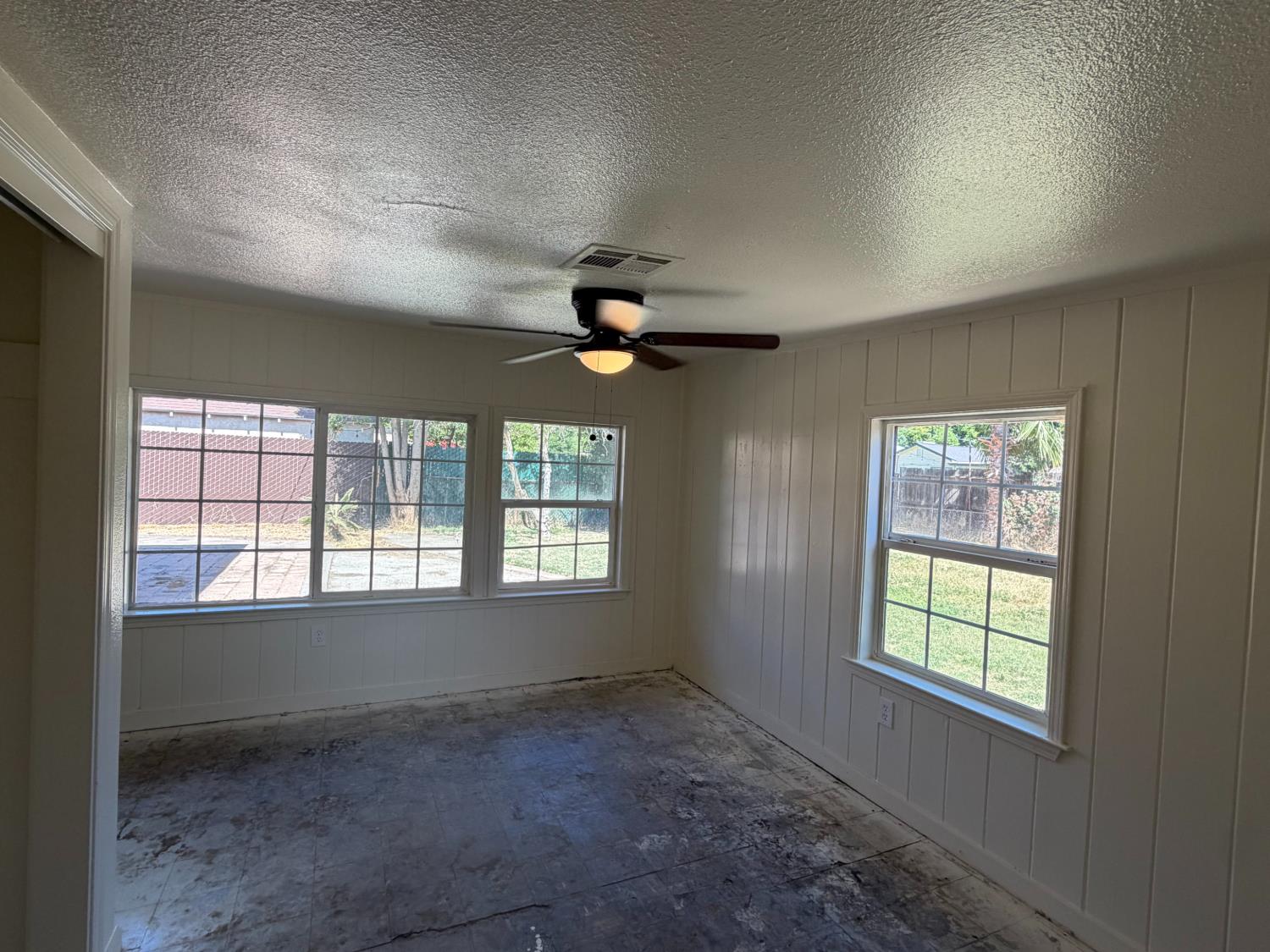 1225 E Sussex Way, Fresno, CA 93704