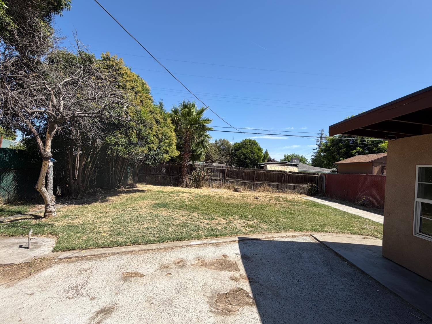 1225 E Sussex Way, Fresno, CA 93704