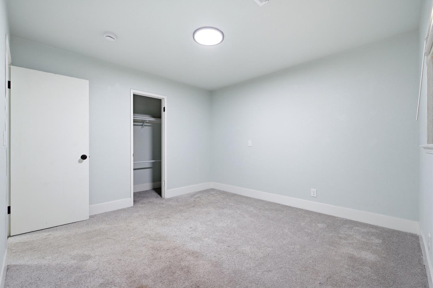 2452 S Holloway Ave, Fresno, CA 93725