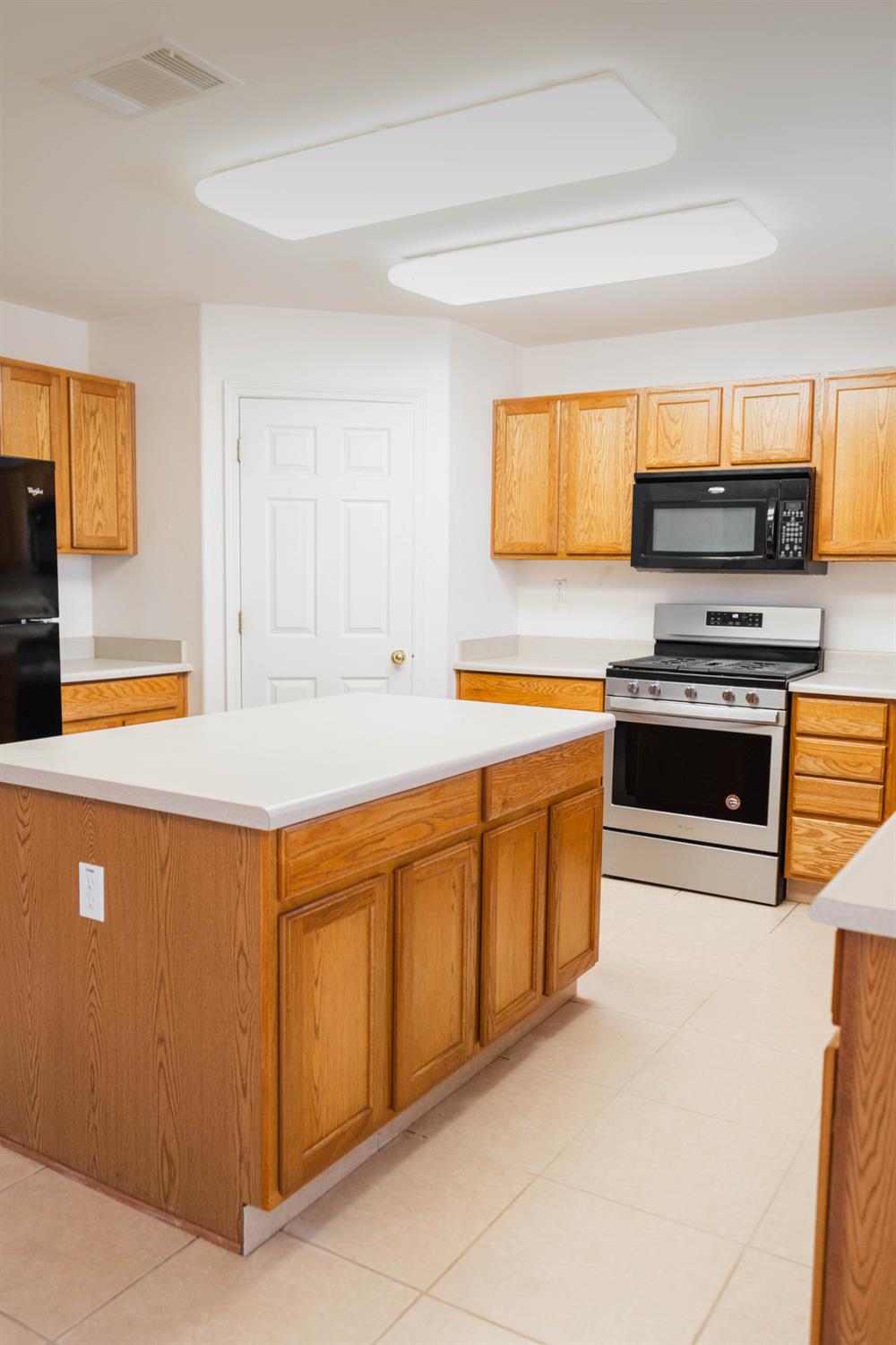 809 S Cypress Ave, Fresno, CA 93727