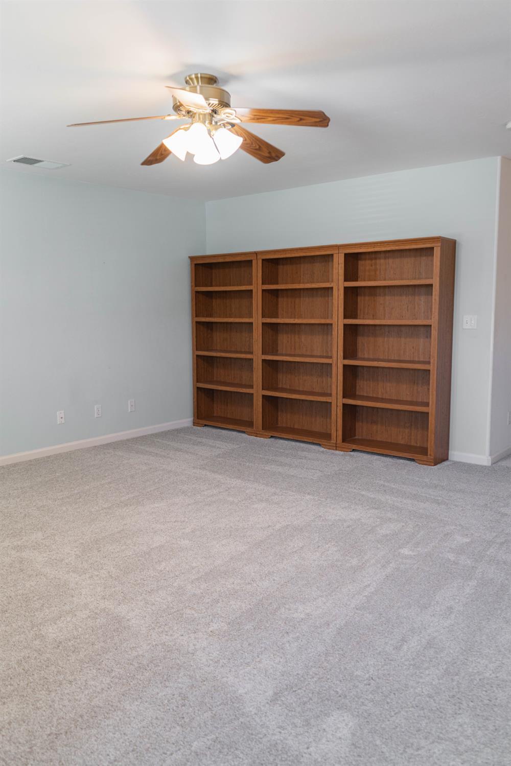 809 S Cypress Ave, Fresno, CA 93727