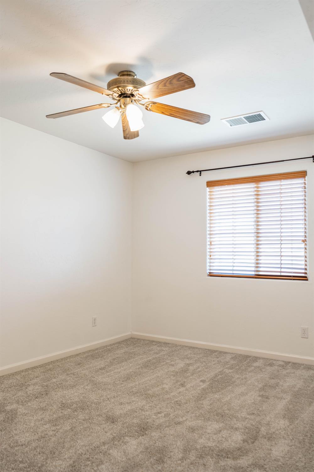 809 S Cypress Ave, Fresno, CA 93727