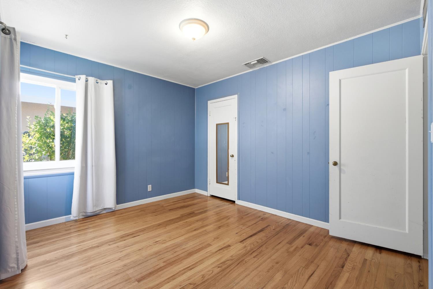 1026 W Dayton Ave, Fresno, CA 93705