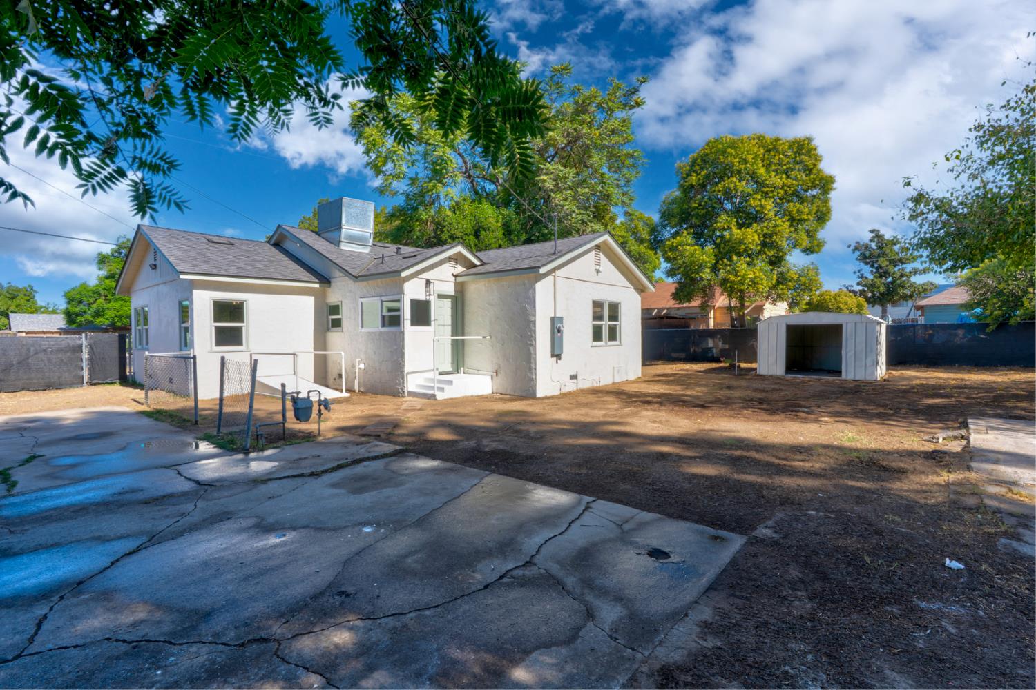 426 N Maple Ave, Fresno, CA 93702