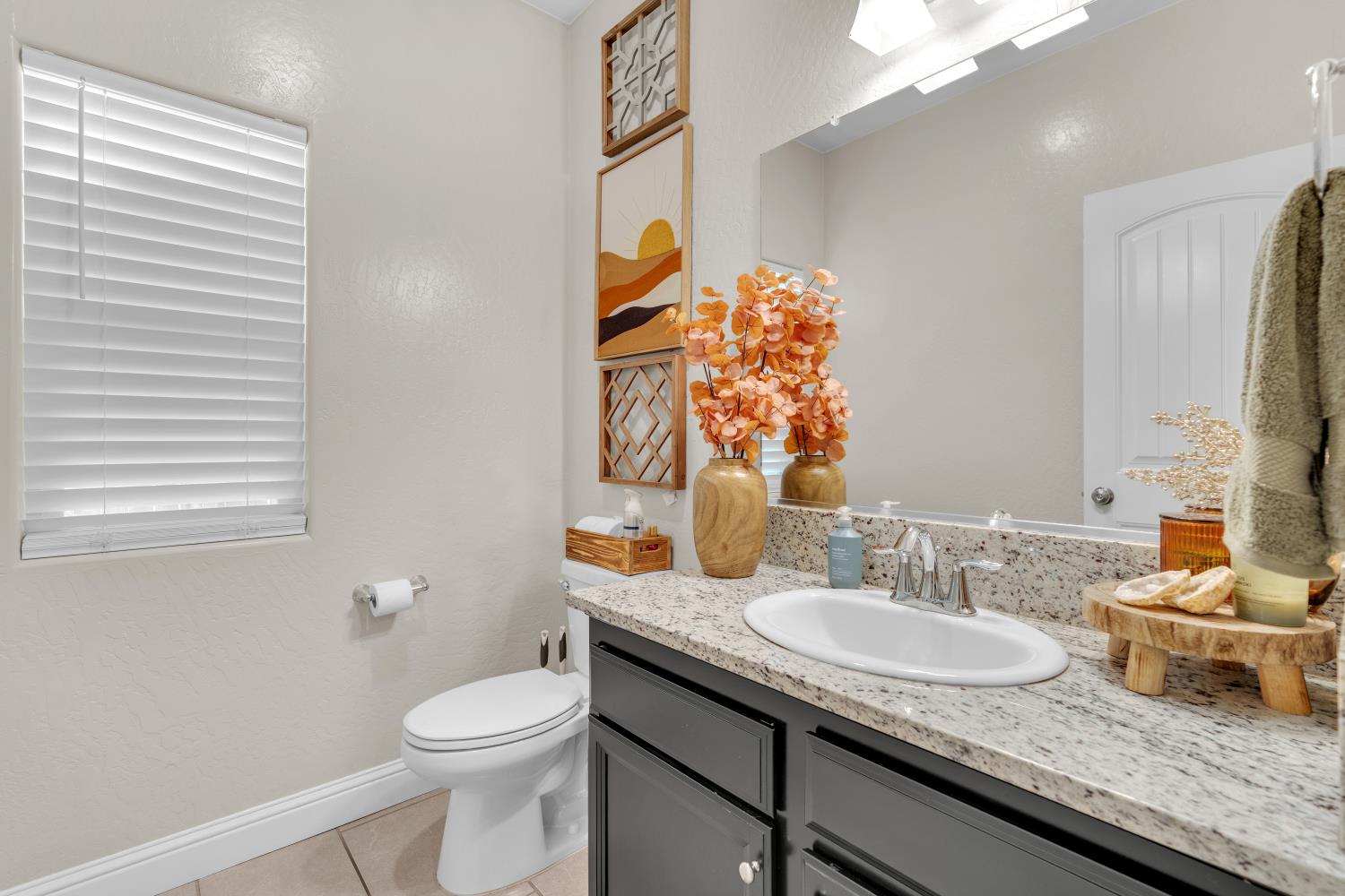 5955 E Belgravia Ave, Fresno, CA 93727