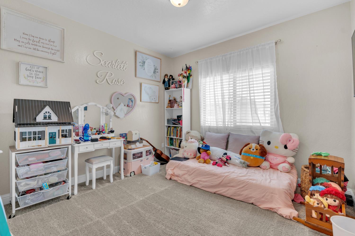 5955 E Belgravia Ave, Fresno, CA 93727