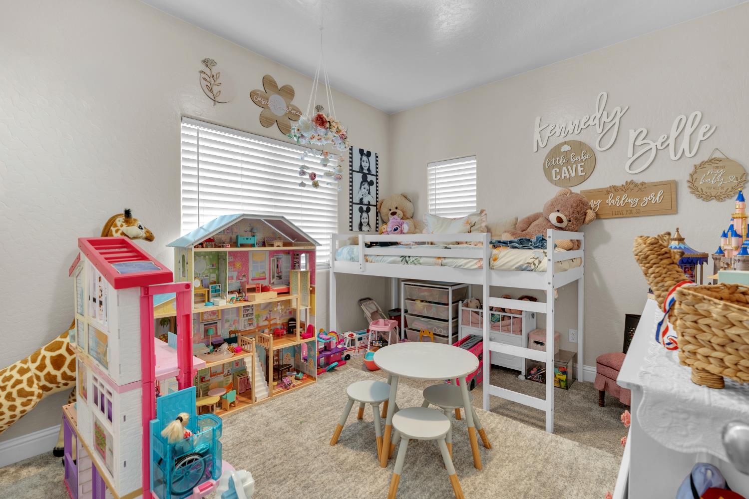 5955 E Belgravia Ave, Fresno, CA 93727