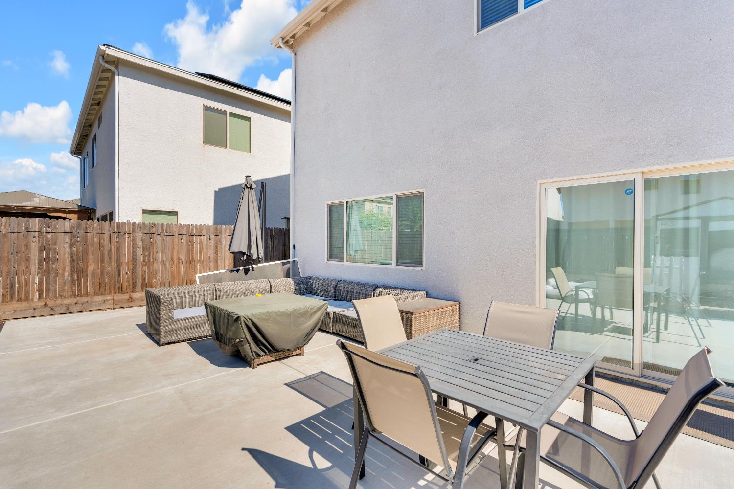 5955 E Belgravia Ave, Fresno, CA 93727