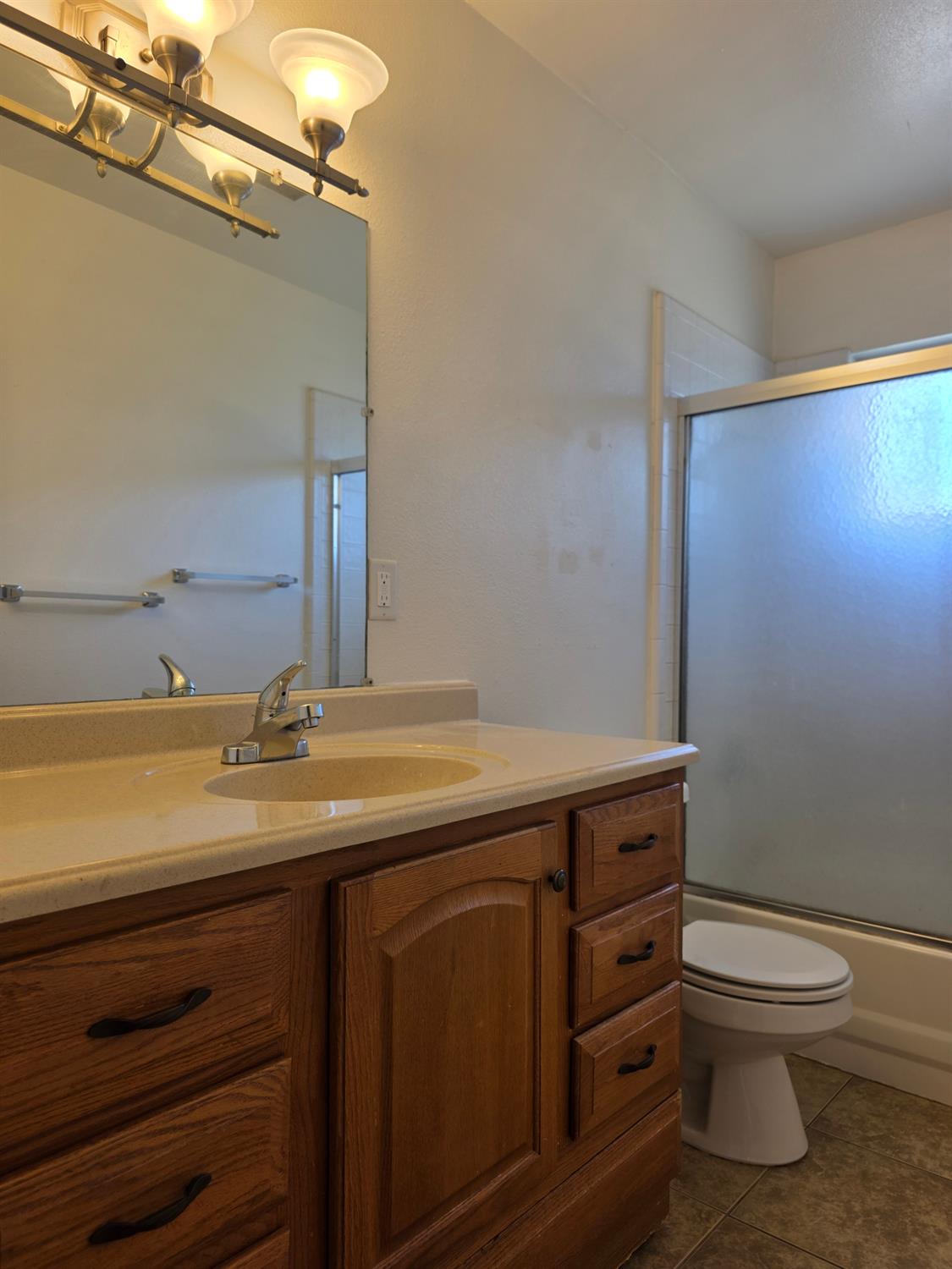 4056 N Argyle Ave, Fresno, CA 93727