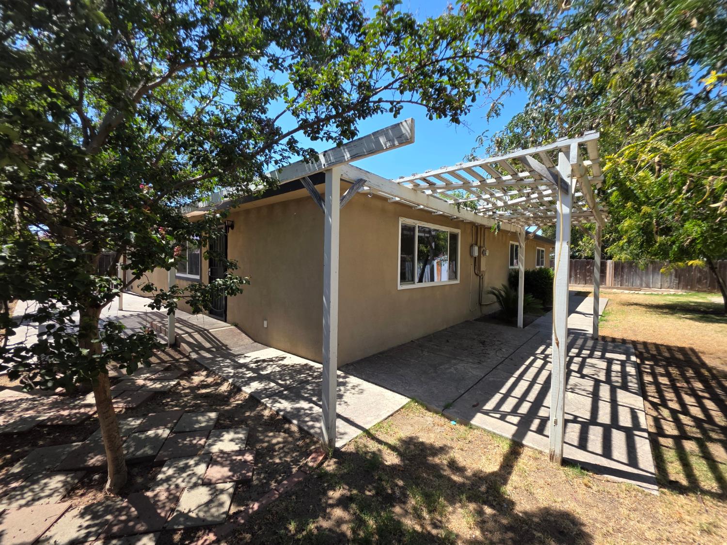4056 N Argyle Ave, Fresno, CA 93727