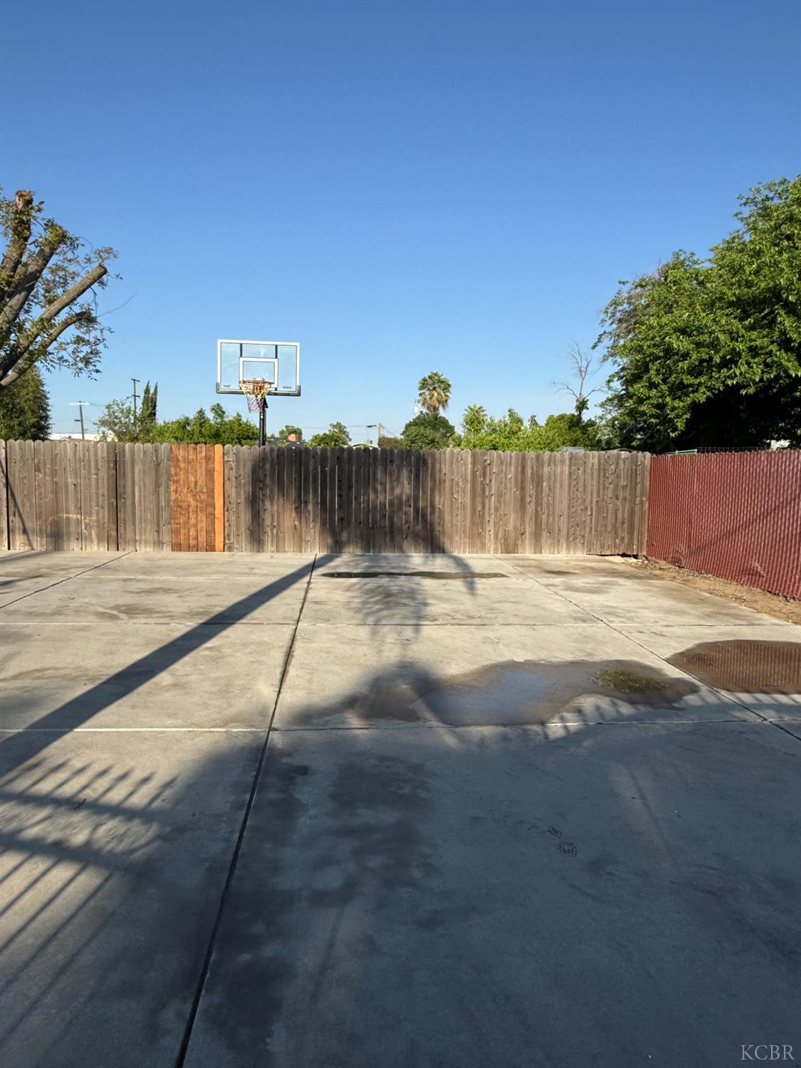 1463 Rowell, Fresno, CA 93703