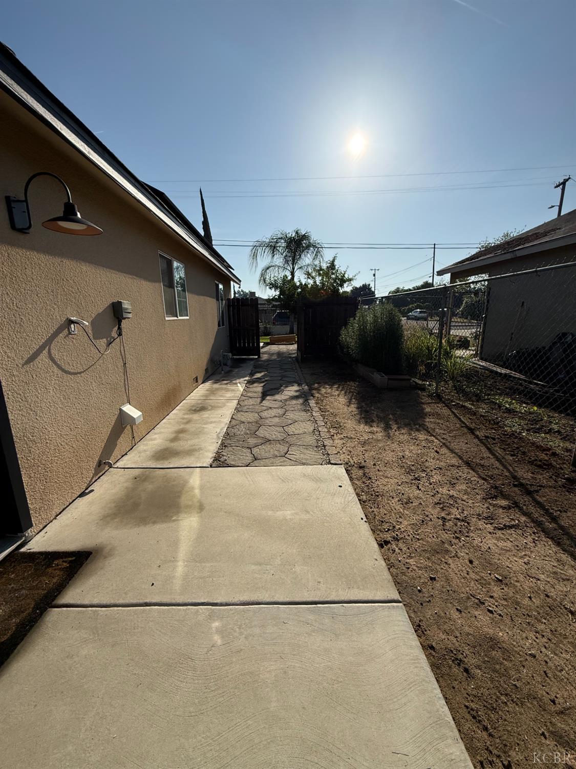 1463 Rowell, Fresno, CA 93703