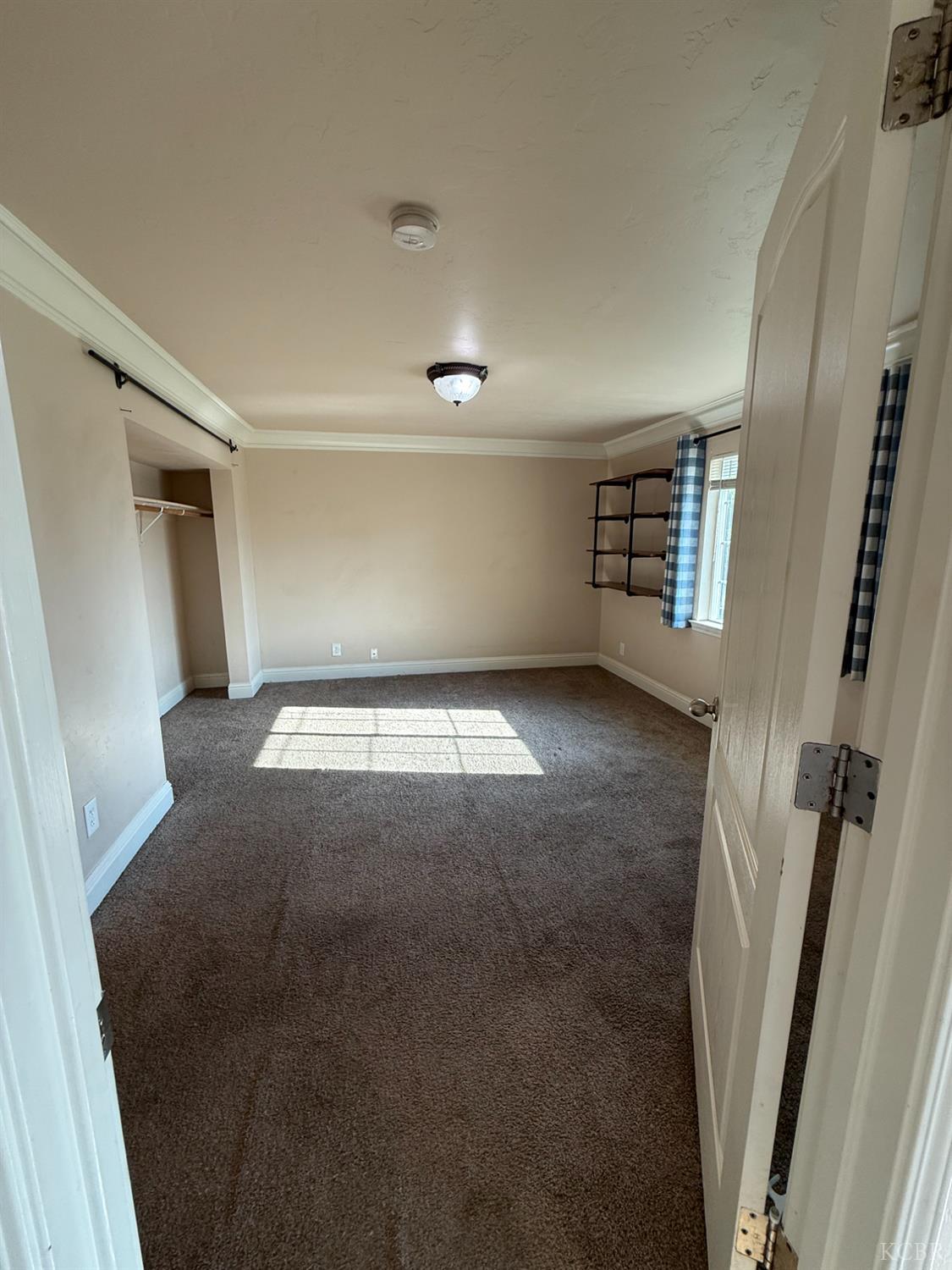 1463 Rowell, Fresno, CA 93703