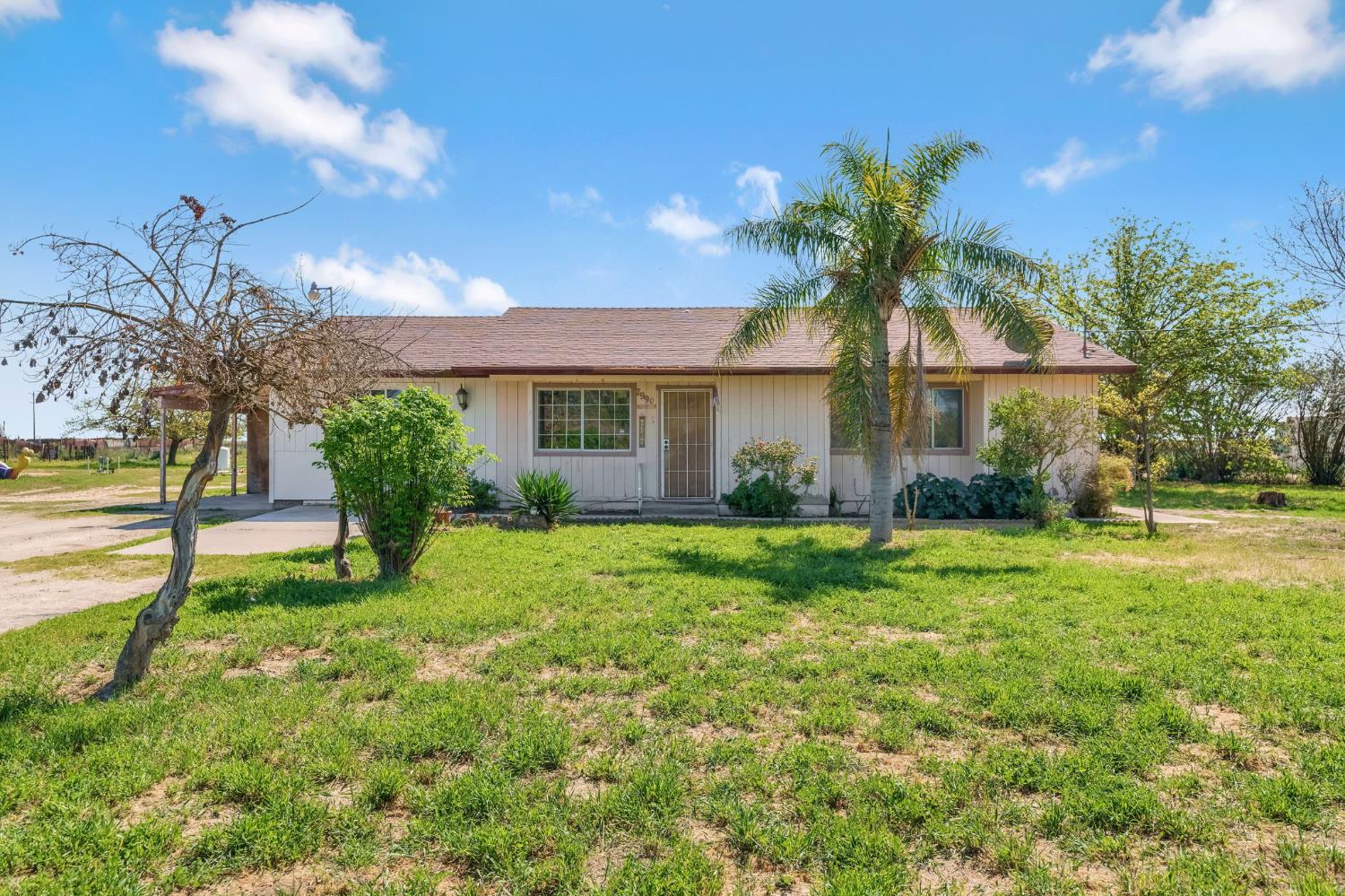 7990 S Mcmullin Grade, Fresno, CA 93706
