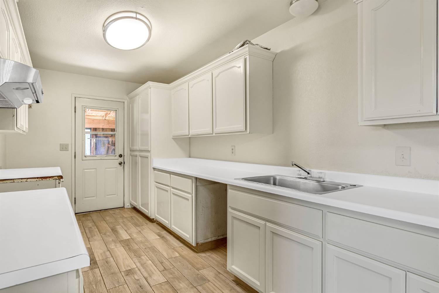 7990 S Mcmullin Grade, Fresno, CA 93706