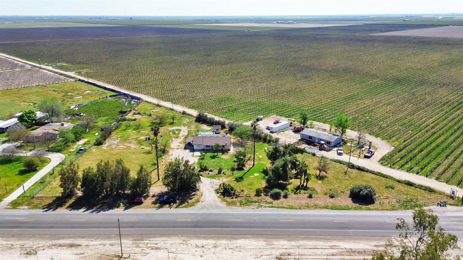 7990 S Mcmullin Grade, Fresno, CA 93706