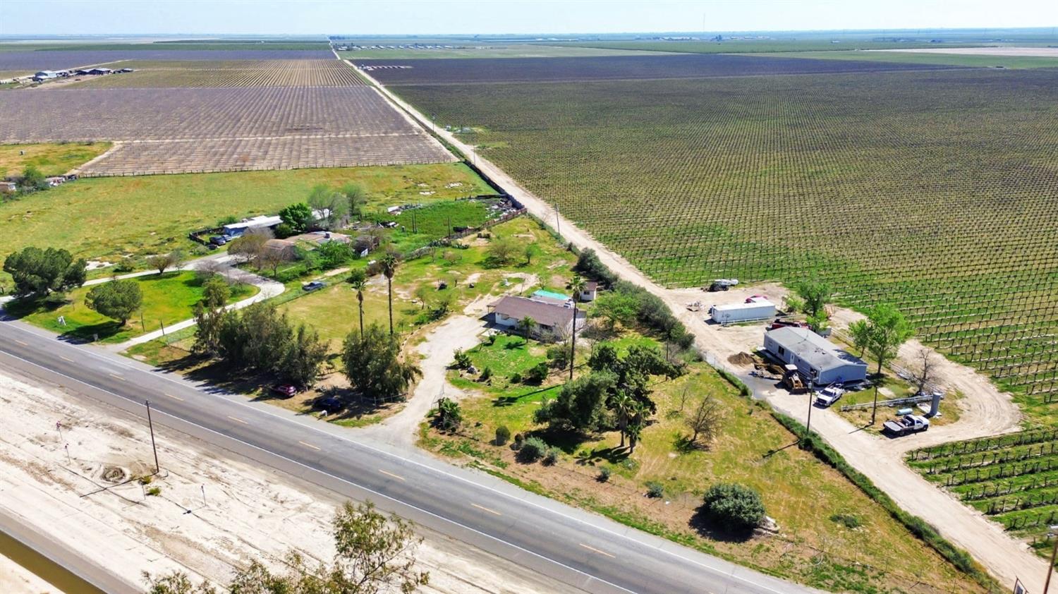 7990 S Mcmullin Grade, Fresno, CA 93706