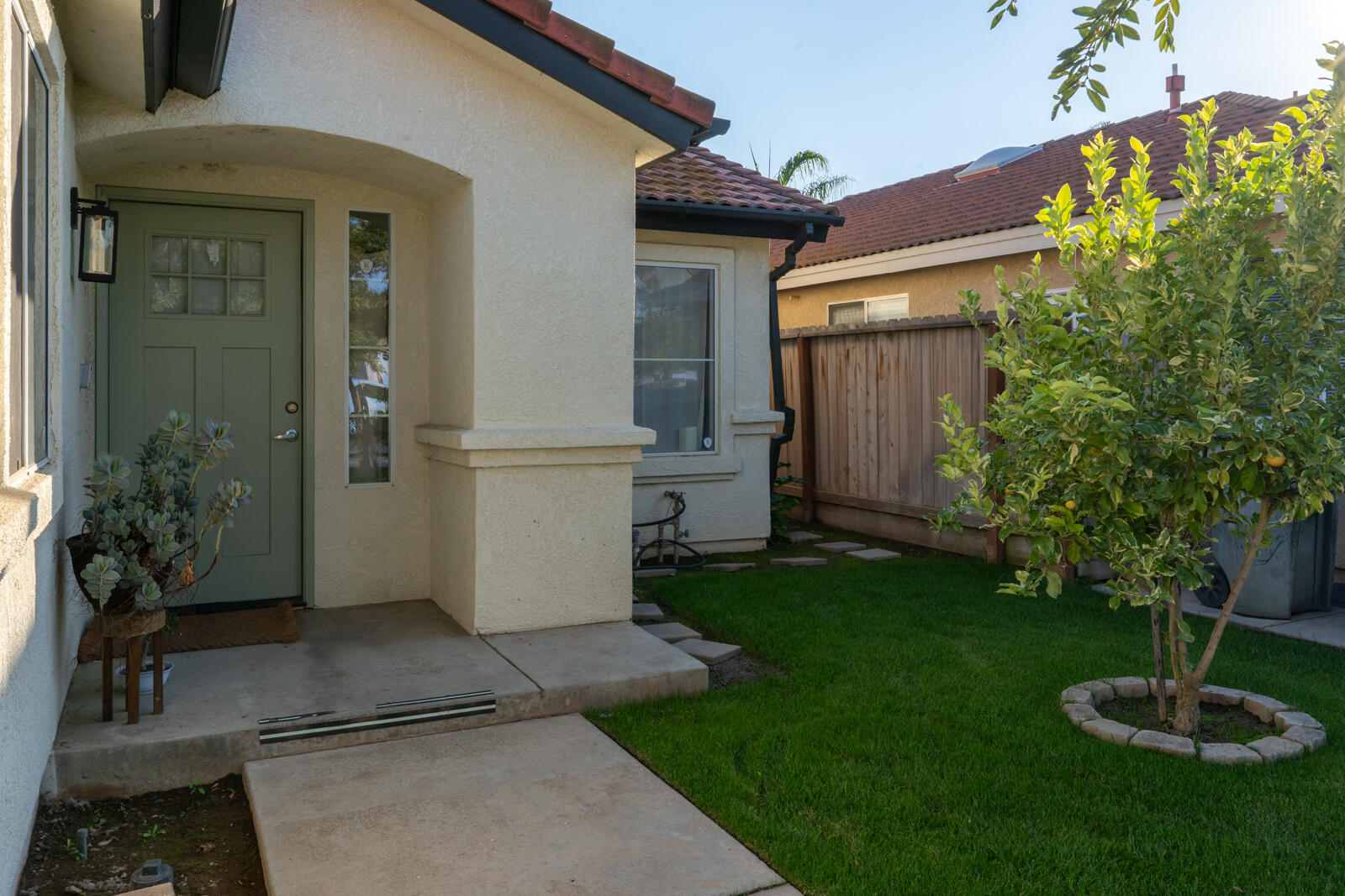 4239 W Cambridge Ave, Fresno, CA 93722