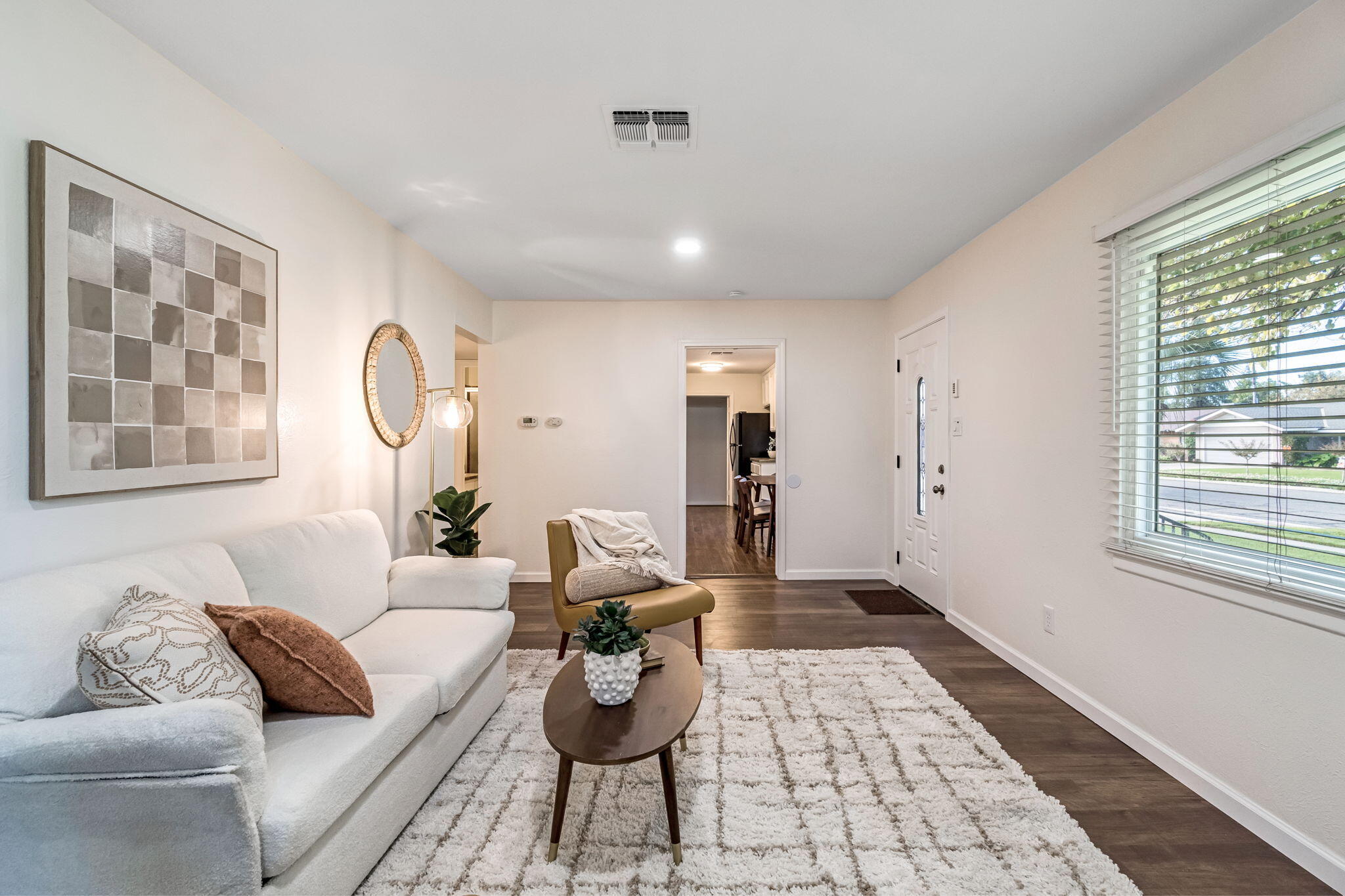 6048 N Del Mar Ave, Fresno, CA 93704