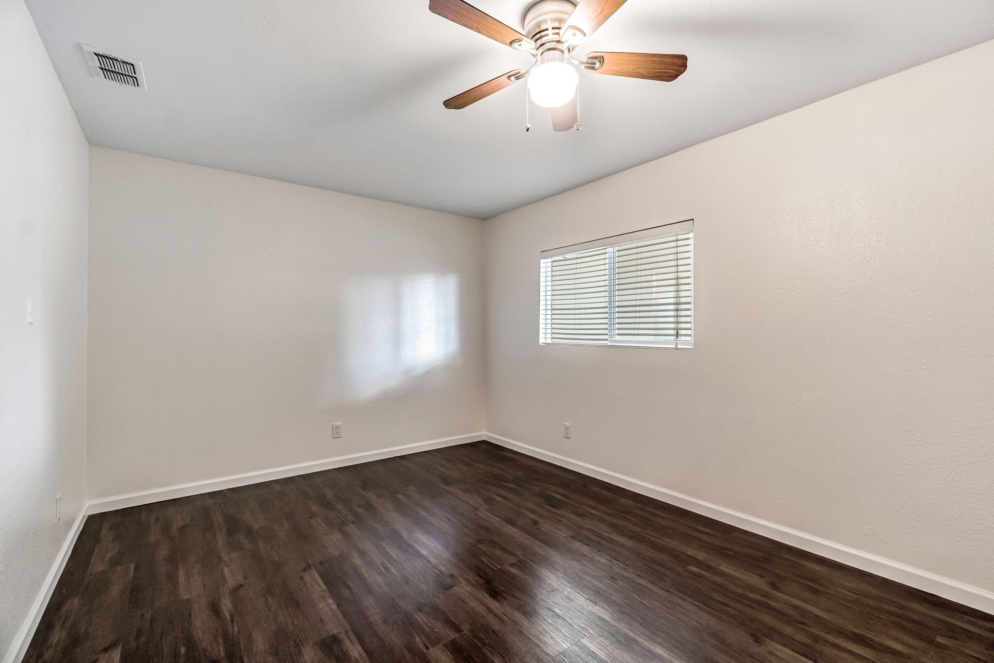 6048 N Del Mar Ave, Fresno, CA 93704