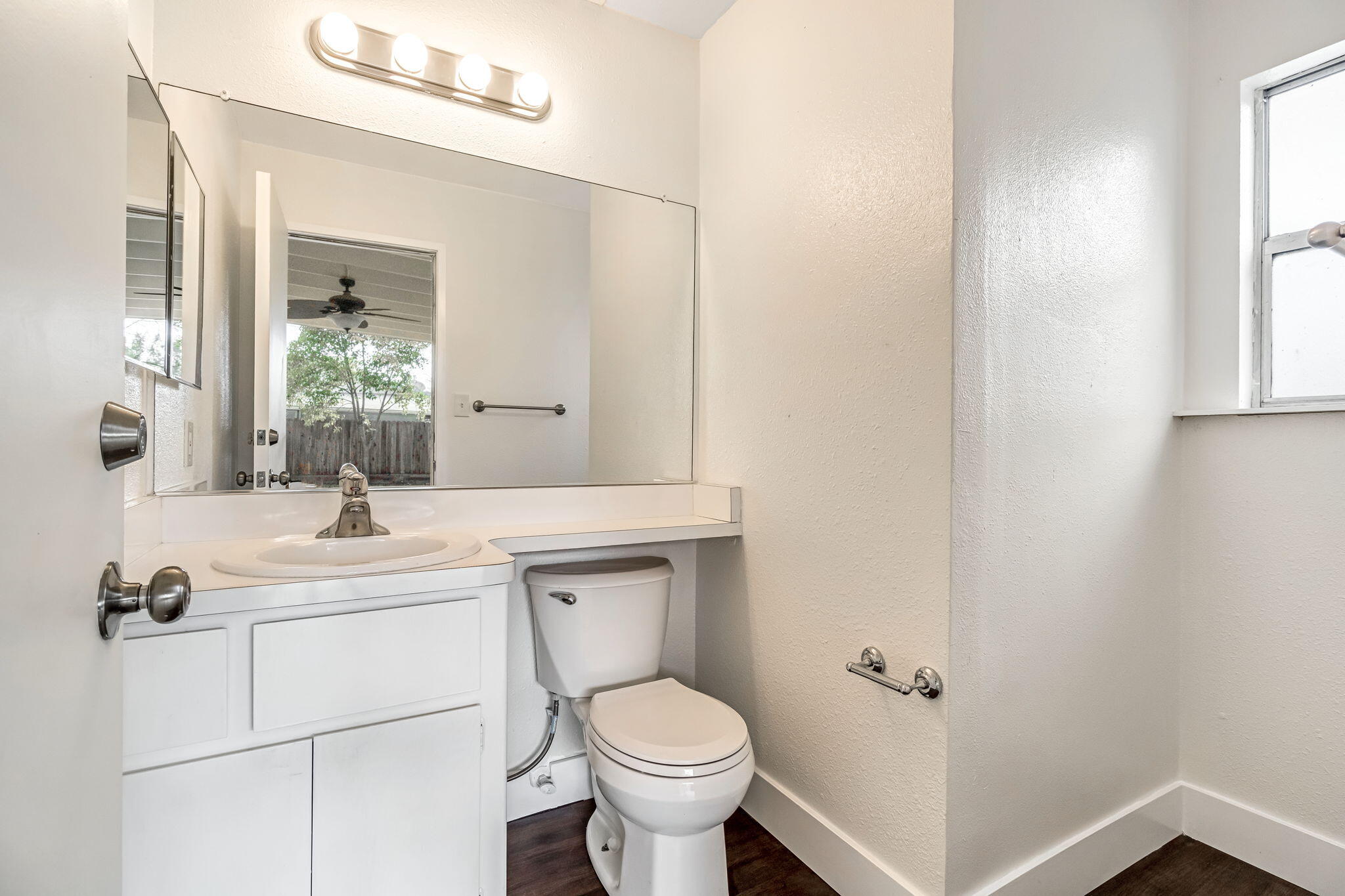 6048 N Del Mar Ave, Fresno, CA 93704