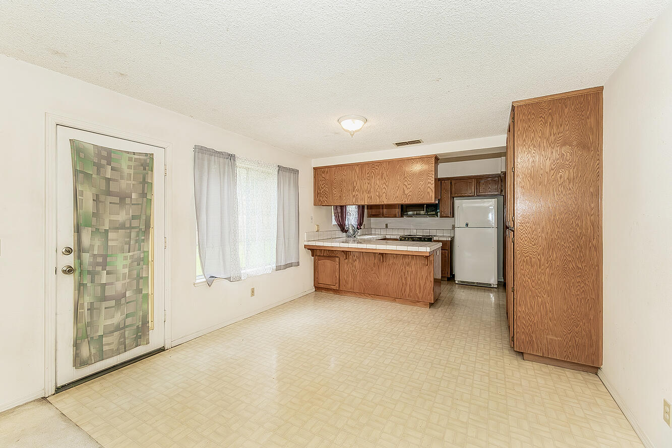 9659 N Shenandoah Ln, Fresno, CA 93720